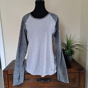 The North Face Gray Long Sleeve Tee Activewear Shirt Women's Size Large